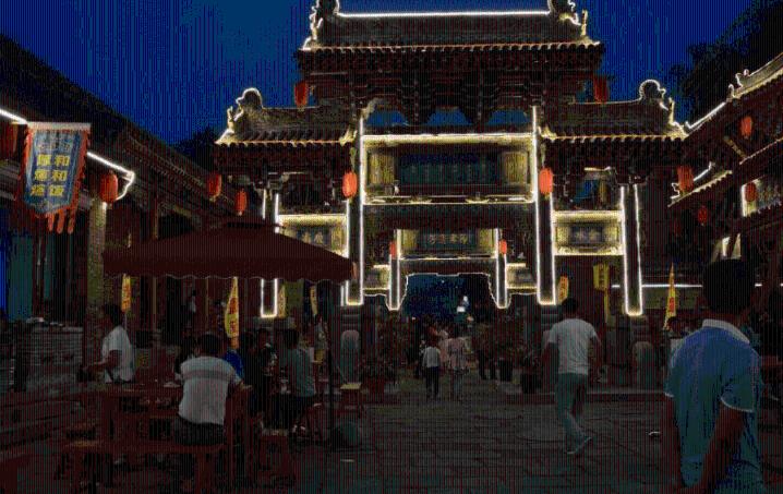 白色V领小衫，简单个性又帅气，美得很的很高调，你喜欢吗？游戏画面